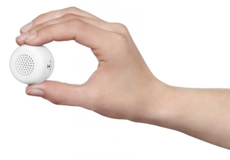 Insiq Worlds Smallest Bluetooth Speaker Also Takes Selfies